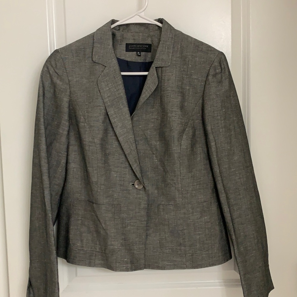 Grey blazer